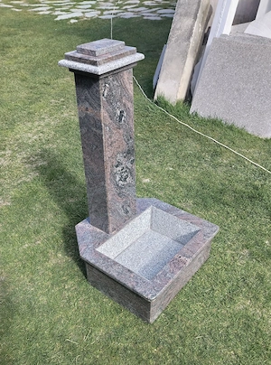 Cișmea de grădină din granit - imagine 2