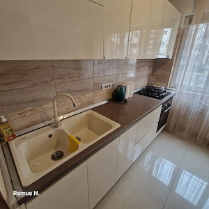 Apartament 3 camere | 70 mp | 1,5 min metrou | Complet renovat | Mobilat,utila - imagine 3
