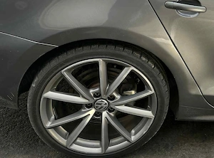 Vând jante originale VW aliaj PRETORIA ,R19 cu anvelope sport in stare bună ,8 J ET 49 - imagine 2