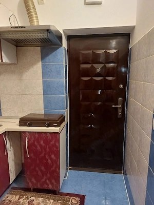 Garsoniera de închiriat-zona Tractoru - imagine 5