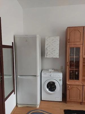 Garsoniera de închiriat-zona Tractoru - imagine 4