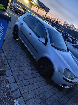 Vând Golf 5 1.9 TDI - imagine 3