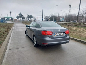 VÂND  Vw Jetta 1,6 tdi, An 2012 - imagine 3