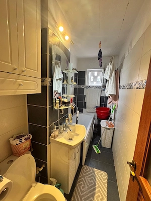 Inchiriez ap. doua camere km 4-5.