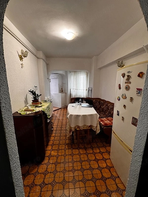 B-dul Traian, decomandat, balcon mare, BCA, izolat exterior,etaj 4 din 8, pret 78.000 euro - imagine 4