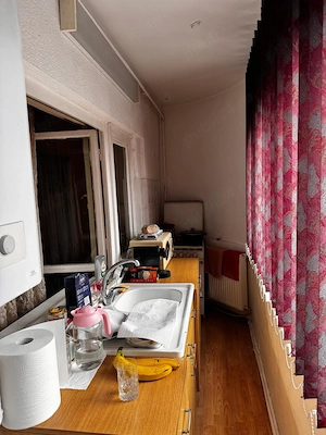 B-dul Traian, decomandat, balcon mare, BCA, izolat exterior,etaj 4 din 8, pret 78.000 euro - imagine 8