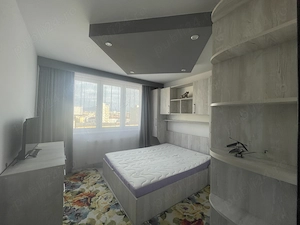 B-dul Decebal,2 camere decomandat,balcon inchis, mobilat si utilat lux, 300 euro negociabil - imagine 7