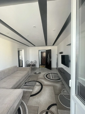 B-dul Decebal,2 camere decomandat,balcon inchis, mobilat si utilat lux, 300 euro negociabil - imagine 5