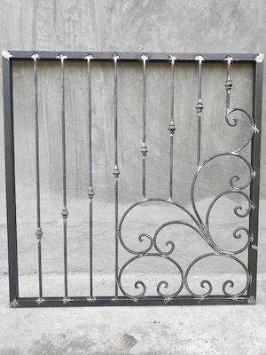 Facem Balu străzi și porți metalice totul la comandă