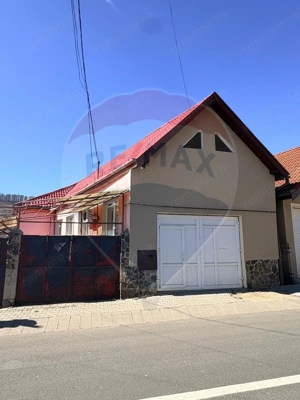 Casa 3 dormitoare, curte, Str. Stejarului, zona Mosnei