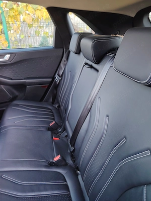 Vând Ford Kuga Vignale 2020,2.0 diesel,200 cai  - imagine 7