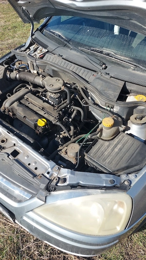 dezmembrez opel corsa c 1,2 benzină  - imagine 3