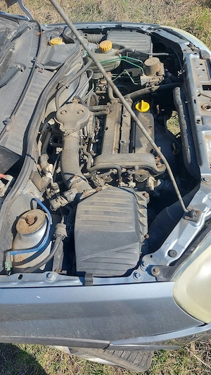 dezmembrez opel corsa c 1,2 benzină  - imagine 2