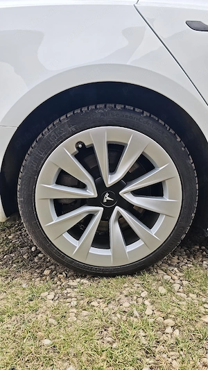 Tesla Model 3 2022 iulie Ryzen AWD SOH 92% - imagine 3