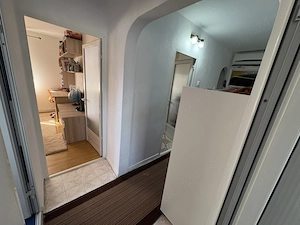 Apartament 2 camere ,spațios , luminos , vecini foarte buni - imagine 5