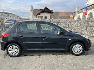 De vânzare Peugeot 206+ An 2009  1360 cmc benzina - imagine 2