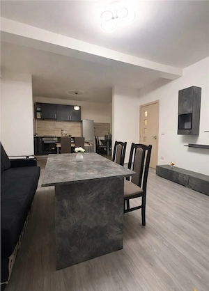 2 camere Tractoru   ideal locuit sau investiție