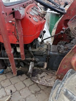 Vând MasseyFerguson 135 - imagine 3