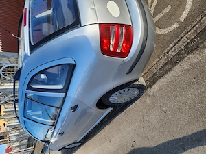 Vând Skoda Fabia 1.4 benzina fara probleme fara rugina doar radiata  - imagine 3