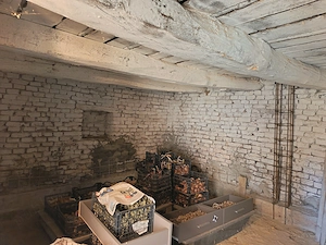 Casa și teren de vânzare 