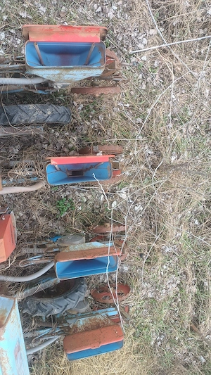 Vând semănătoare monosem 4 rânduri  - imagine 5