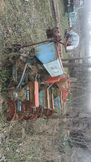 Vând semănătoare monosem 4 rânduri  - imagine 4