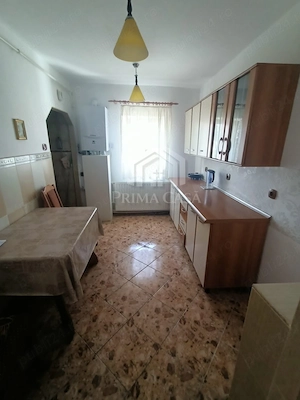 Apartament cu 3 camere   zona Pod   etaj 2 din 4   confort 1   cu imbunatatiri   Pret: 62.000    Num - imagine 3