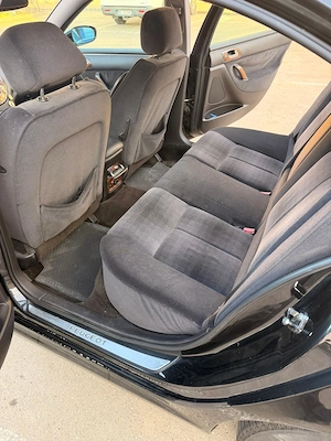 Peugeot 607, benzina, 2001, 2230cc, înmatriculată,  funcționează foarte bine.115.000km, unic proprie - imagine 2