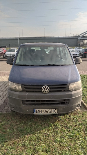Volkswagen Transporter 9 locuri, motor 2.0 diesel, an 2010