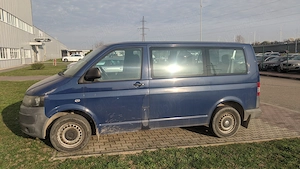 Volkswagen Transporter T5 an 2010, 9 locuri, motor 2.0 diesel - imagine 2