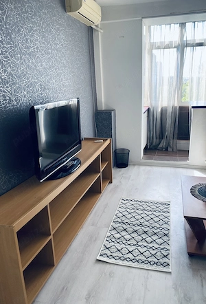 Inchiriez apartament ultracentral  2 camere decomandat