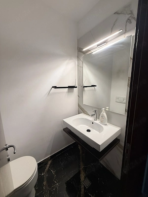 Proprietar vand apartament 2 camere, renovat, mobilat , utilat , LUX , Asmita Gardens ! - imagine 3