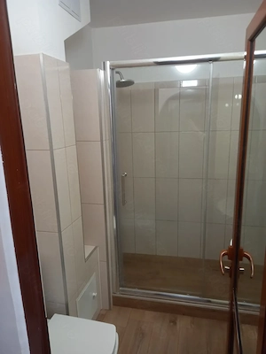 Închiriez apartament  - imagine 4