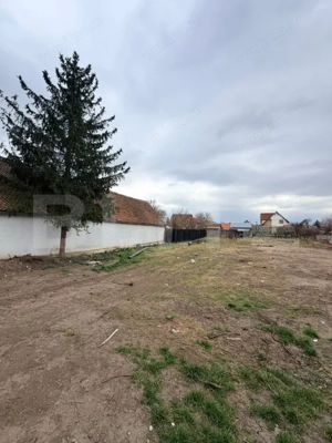 Casă veche cu teren generos – 1595 mp – zonă centrală Hărman - imagine 12
