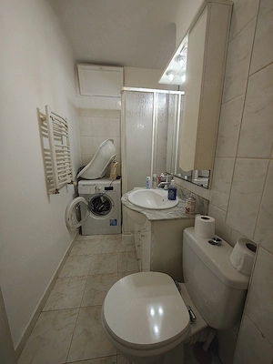 Vand apartament cu 2 camere, in Hunedoara, zona OM (potcoava) 57000 Eur Neg - imagine 6
