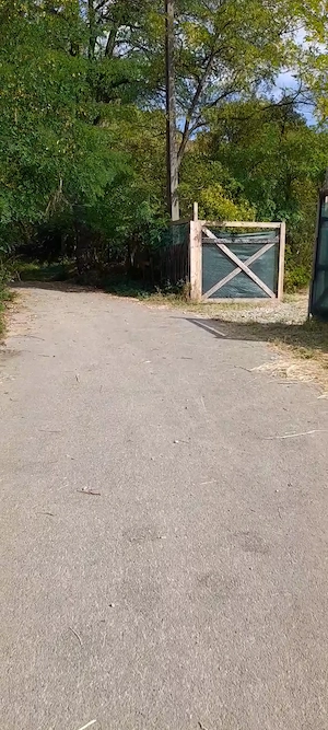 teren intravilan langa padure