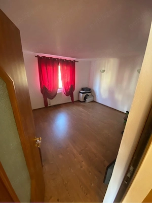 Casa si teren de vanzare - imagine 4