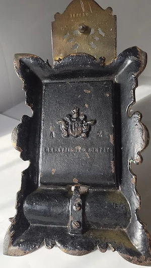 Organizator Birou Antic, DEPOSE & GESCHÜTZT, Model de Colecție