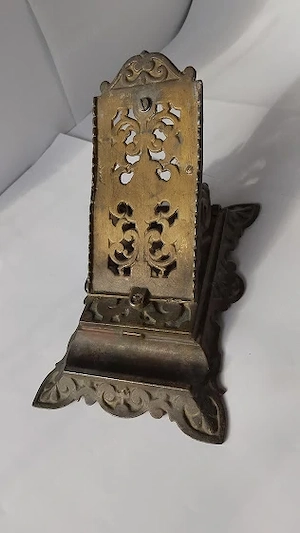 Organizator Birou Antic, DEPOSE & GESCHÜTZT, Model de Colecție