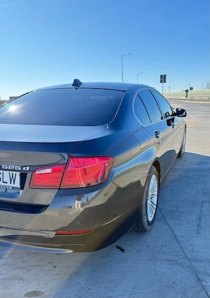 BMW Seria 5; 525d xDrive - imagine 10