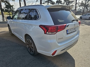Mitsubishi Outlander PHEV InStyle+ Facelift 2019 MAXIM Dotat TVA deductibil Parcare gratis - imagine 6