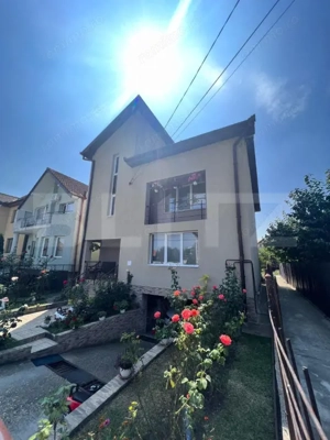 Casa individuala intr-o zona de case, 200mp, zona Pod Ira