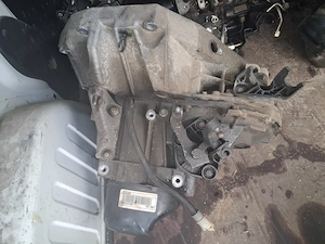 Cutie viteze Dacia Dokker - imagine 2