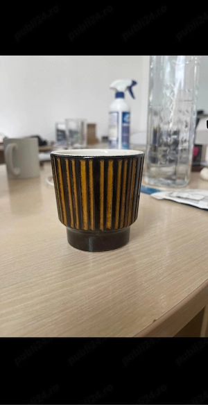 Ceașcă japoneză de ceramică numită soba choko.