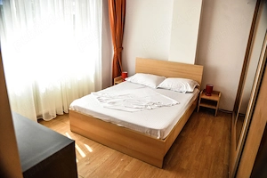 Apartament cu 3 camere în zona Vega Butoaie, cu vedere la lac 152000 euro