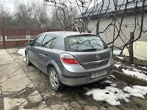 dezmembrez opel astra h