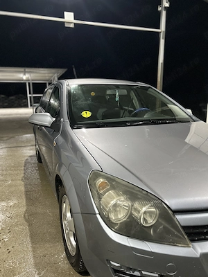 dezmembrez opel astra h - imagine 4