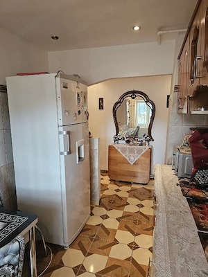 Apartament 3 camere cf 1 semidecomandat 