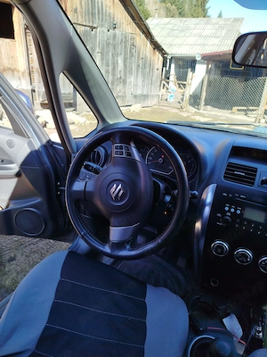Vând Suzuki SX4 benzina - imagine 4