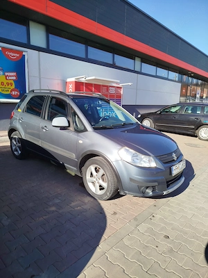 Vând Suzuki SX4 benzina - imagine 2